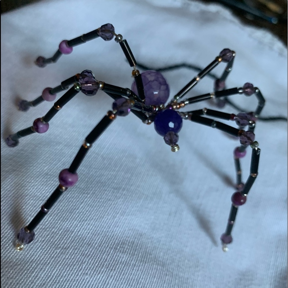 ✅✅✅✅✅✅💲💲🔴🔴🔴sold  Semi precious stones,glass beads spider figure